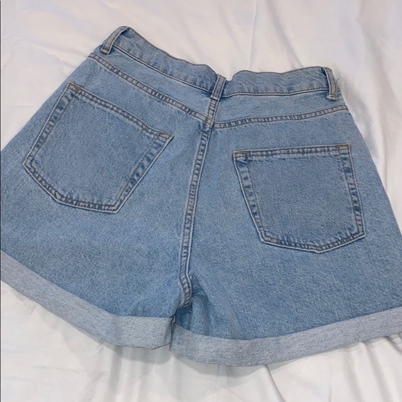 NEVER BEEN WORN Topshop Mom Denim Shorts - Picture 4 of 4
